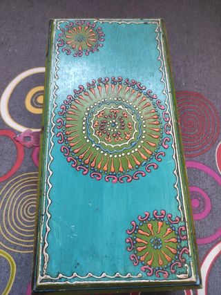 Caja madera ornamental