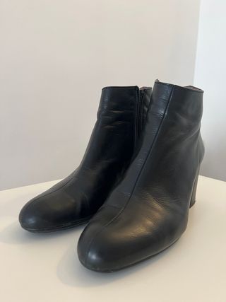 Botines negros hispanitas talla 38