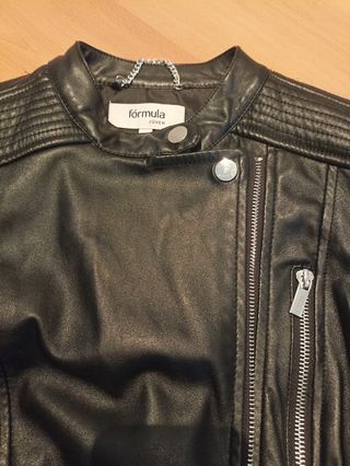 CAZADORA CUERO NEGRA TALLA 38