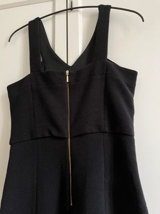 Vestido negro fiesta marca Systemaction