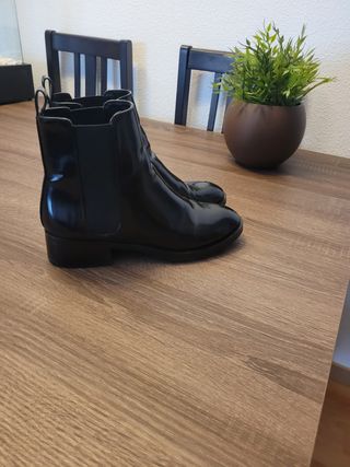 Botines negros Zara