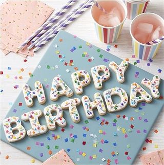 Pack 101 cortadores galletas.Wilton