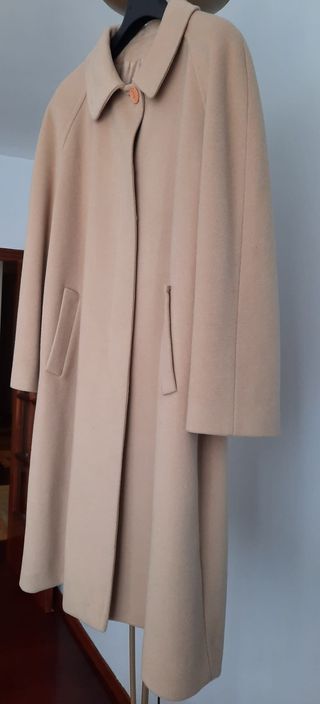 Abrigo color camel talla 50
