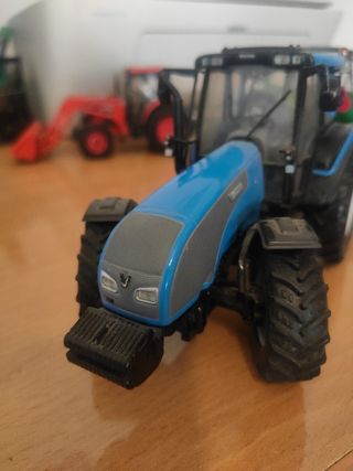 Tractor valtra serie T escala