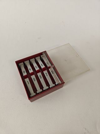 Antiguos sellos de caucho con números