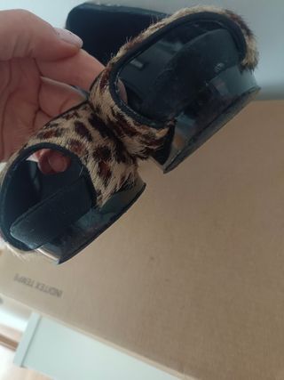 Zapato de piel de Zara