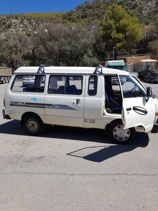 Alquiler Nissan Vanette 1991 combi-8