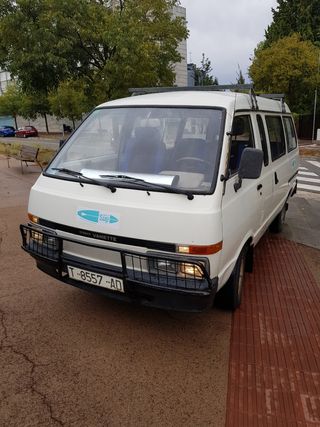 Alquiler Nissan Vanette 1991 combi-8