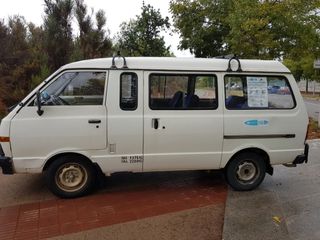 Alquiler Nissan Vanette 1991 combi-8