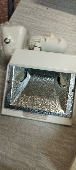 Foco adaptable LED de pared