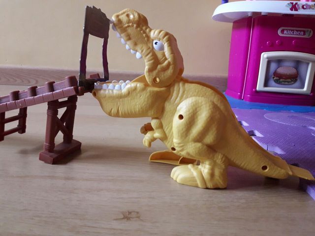 Pista de carreras Metal Racer T-Rex