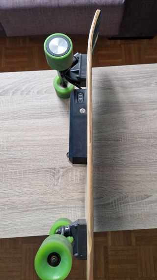 Monopatín electrónico Kawasaki