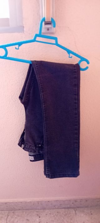 Pantalón Vaquero Mujer. Talla 40.