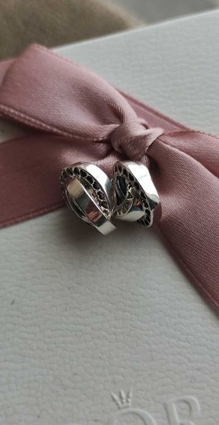 Separadores Pandora logo corazones