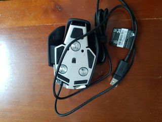 Ratón gaming corsair.