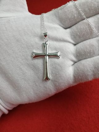 Cadena plata con Cruz de muy buena calidad 