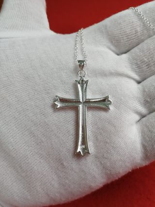 Cadena plata con Cruz de muy buena calidad 