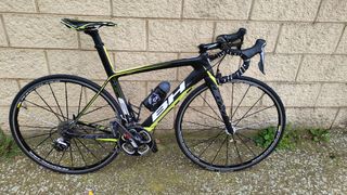 BICICLETA. BH-G6 Pro de CARBONO.