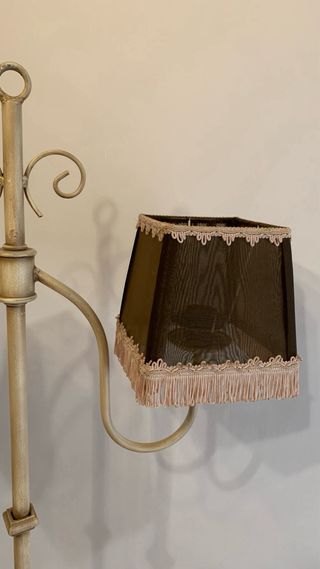 Lámpara de pie de forja