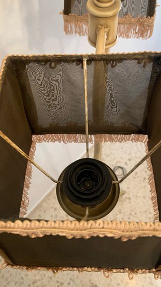 Lámpara de pie de forja