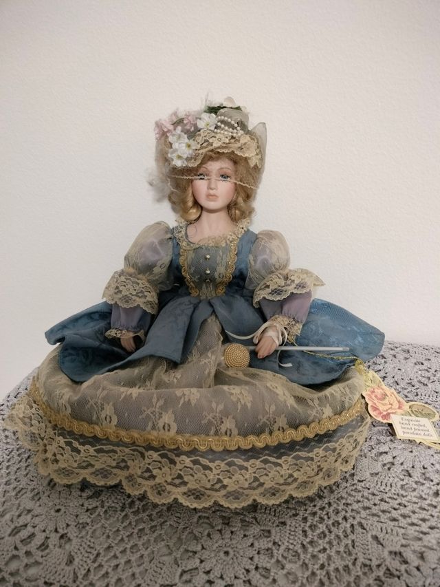 Bambola in porcellana