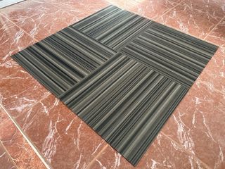 70m2 DE SUELO DE VINILO EN BALDOSAS DE 50x50cm 