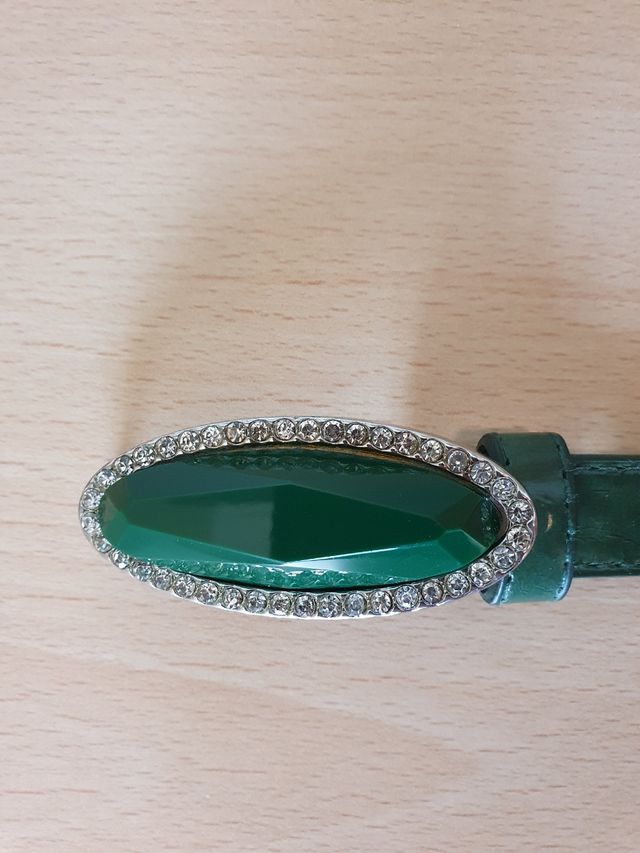 Cintura verde con strass