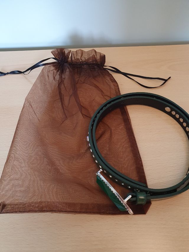 Cintura verde con strass