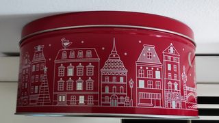 Scatola in metallo con disegni natalizi Ikea