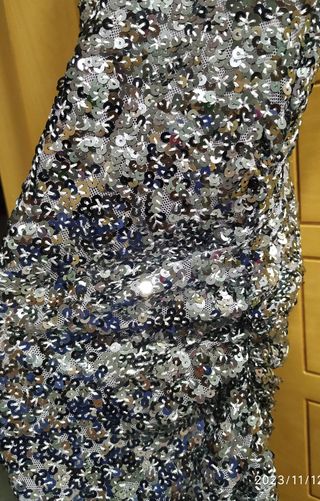 Vestido en gris de lentejuelas Asos