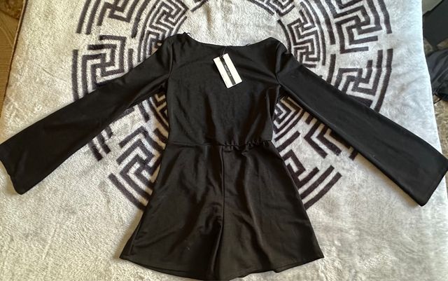 mono negro con espalda descubierta de Bershka