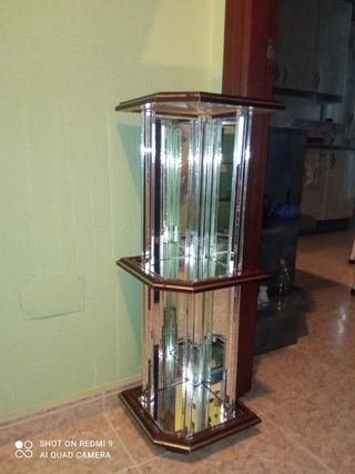 MUEBLE O ESTANTERIA (RINCONERA CON ESPEJOS)