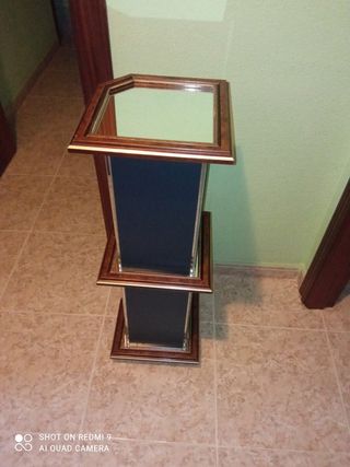 MUEBLE O ESTANTERIA (RINCONERA CON ESPEJOS)