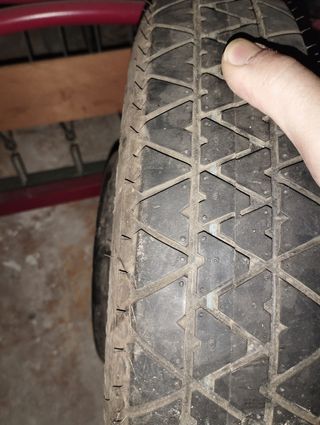 Rueda de repuesto T 105 70 R 14