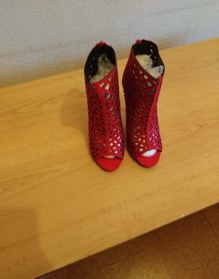 Zapatos de tacon rojos