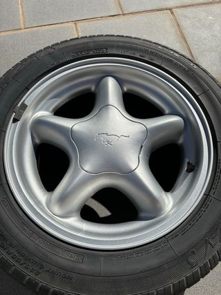 llantas ford mustang