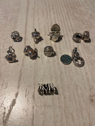 pulsera pandora y charms
