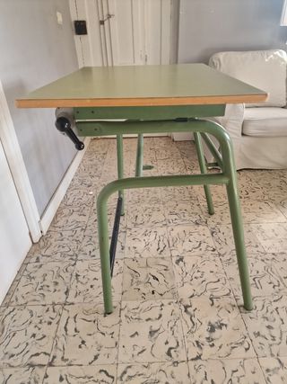 Pupitre escolar inclinable