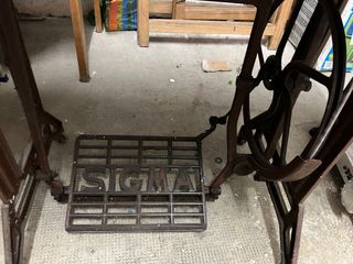 Maquina de coser sigma con mueble