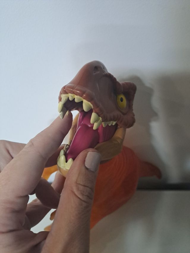 Goo jit zu tiranosaurus rex