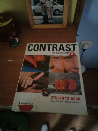 Contrast Students Book 2°Bachillerato