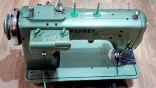 Maquina coser refrey