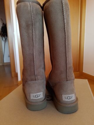 Botas UGG Classic Tall II
