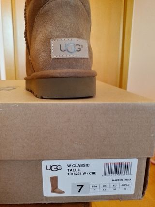 Botas UGG Classic Tall II