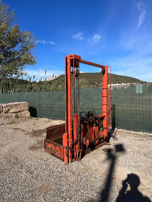 MAQUINA PARA CORTAR I CARGAR SILO