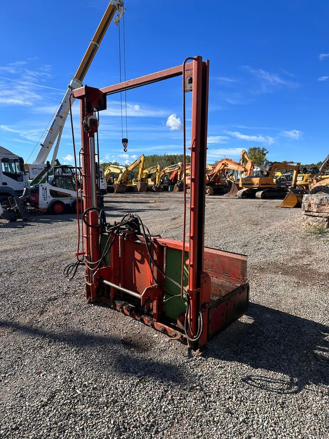 MAQUINA PARA CORTAR I CARGAR SILO