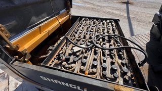 Carretilla Elevadora Eléctrica 3000 kg, triple 5m