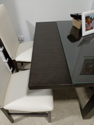 Mesa y (regalo) sillas y cristal