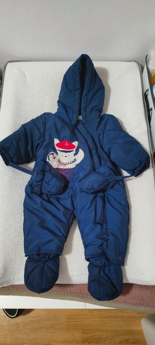 Buzo nuevo SIN USO talla 0-3 meses