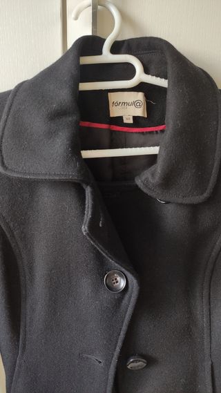 Chaquetón negro marca Fórmula Joven